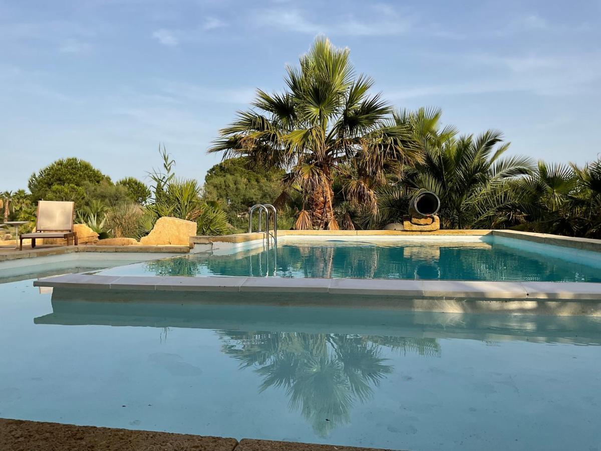 Mazet Du Pecheur Villa Saint-Laurent-dʼAigouze Buitenkant foto