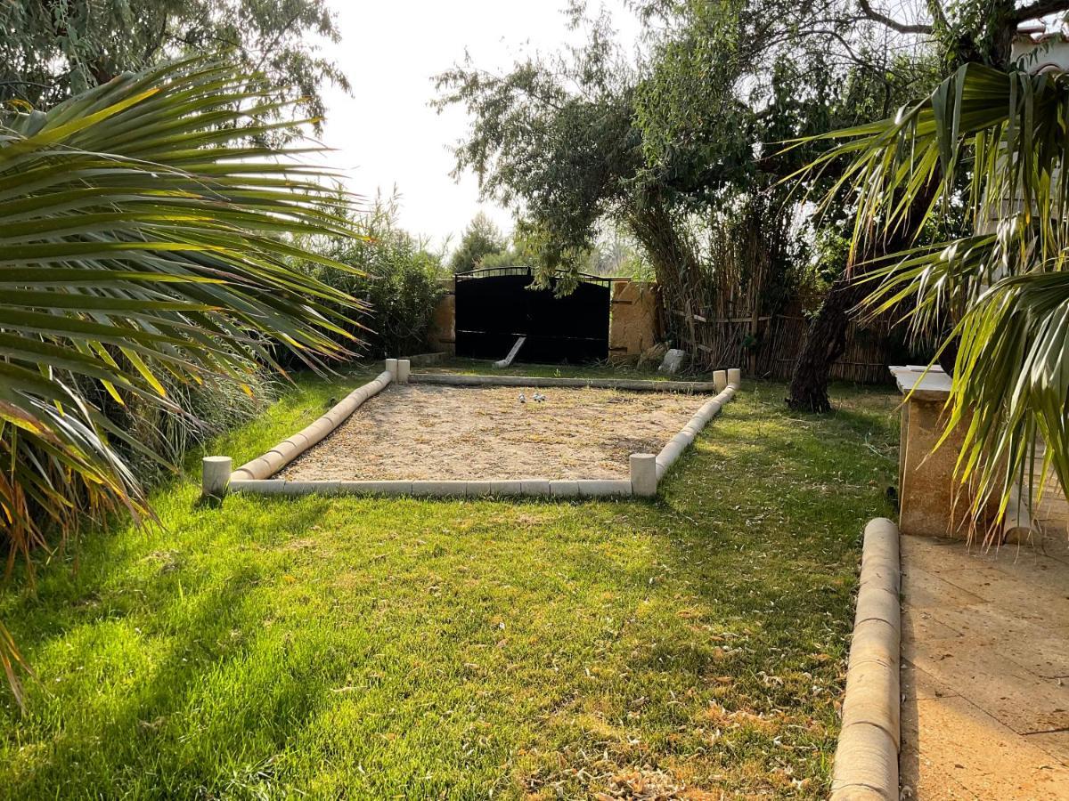 Mazet Du Pecheur Villa Saint-Laurent-dʼAigouze Buitenkant foto