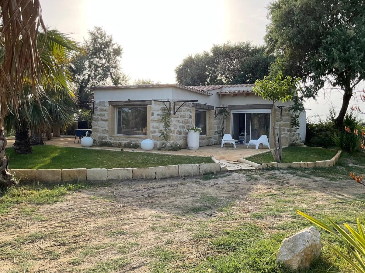 Mazet Du Pecheur Villa Saint-Laurent-dʼAigouze Buitenkant foto