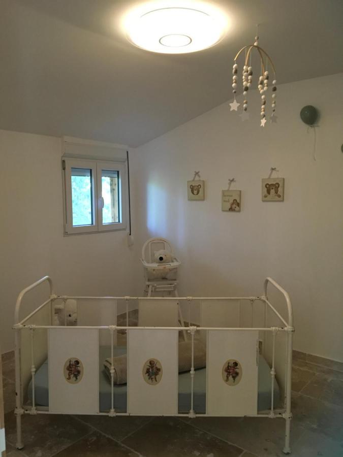 Mazet Du Pecheur Villa Saint-Laurent-dʼAigouze Buitenkant foto